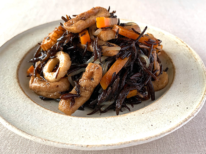 パパッとおあげとひじきの煮物