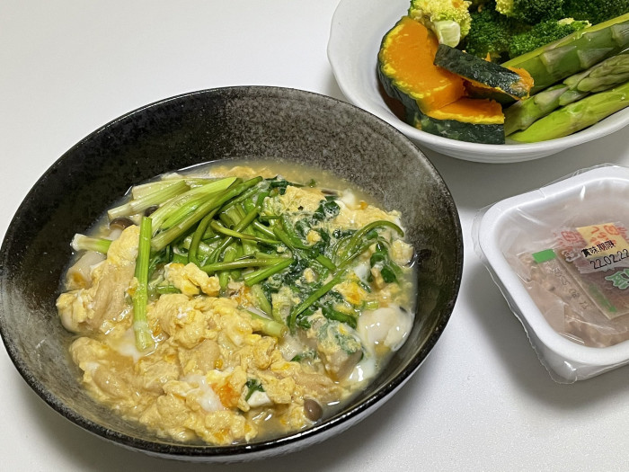 パパッとおあげと　せりときのこの親子丼風ごはん